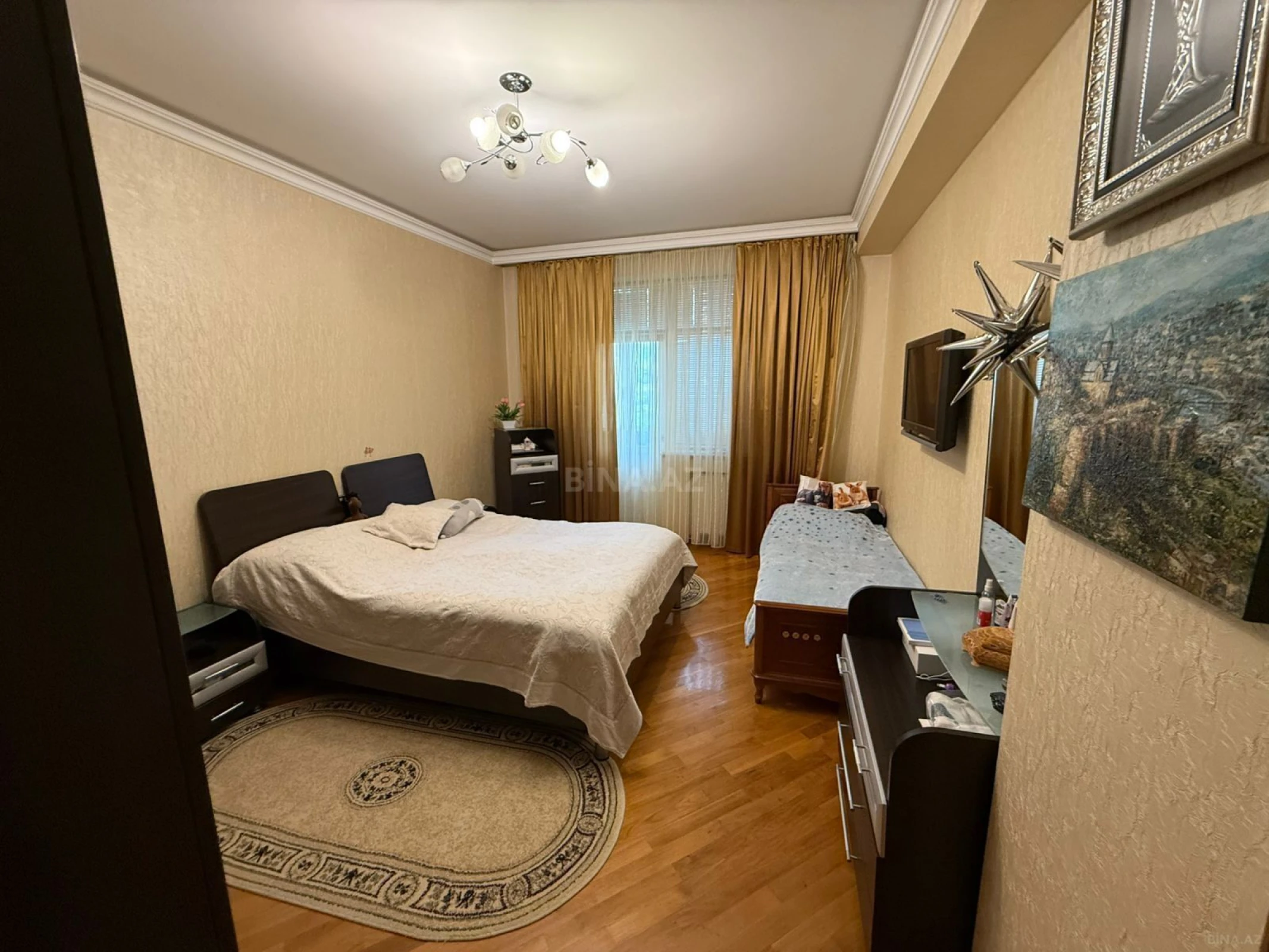 Satılır 3 otaqlı mənzil 160 m²