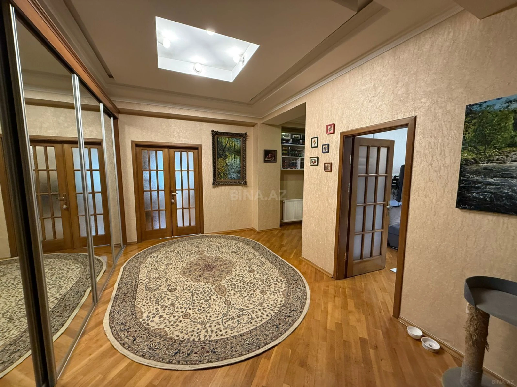 Satılır 3 otaqlı mənzil 160 m²