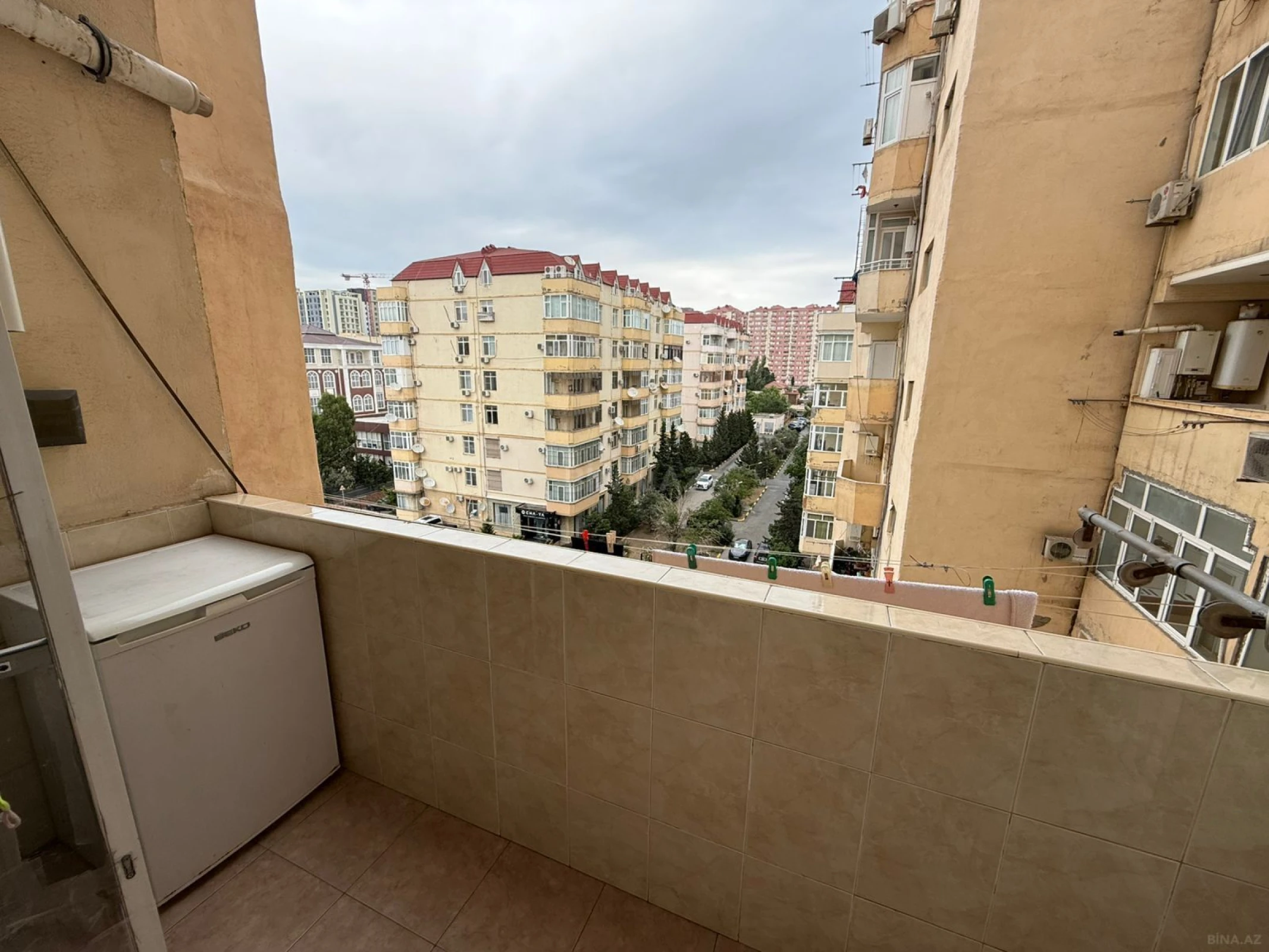 Satılır 3 otaqlı mənzil 160 m²