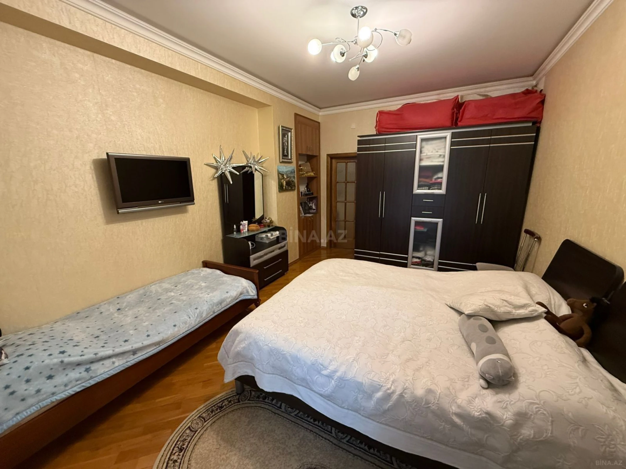 Satılır 3 otaqlı mənzil 160 m²
