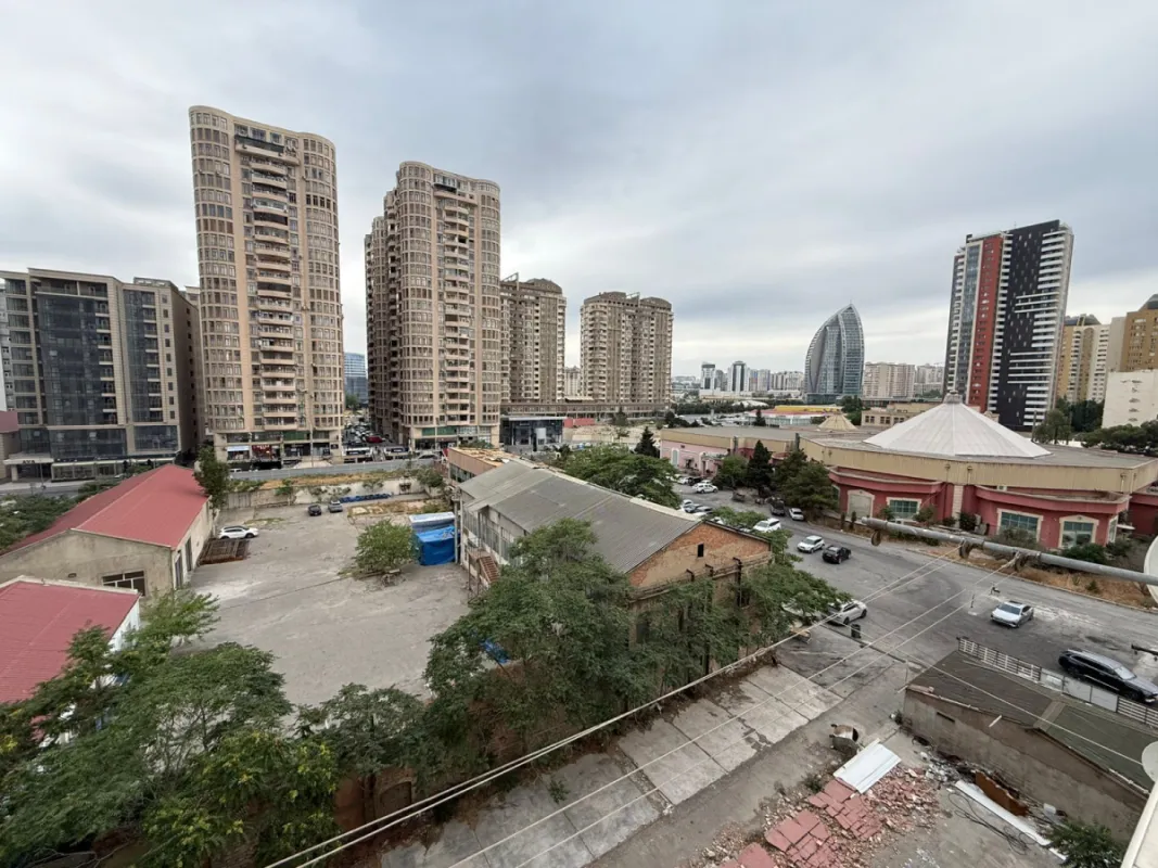 Satılır 3 otaqlı mənzil 160 m²