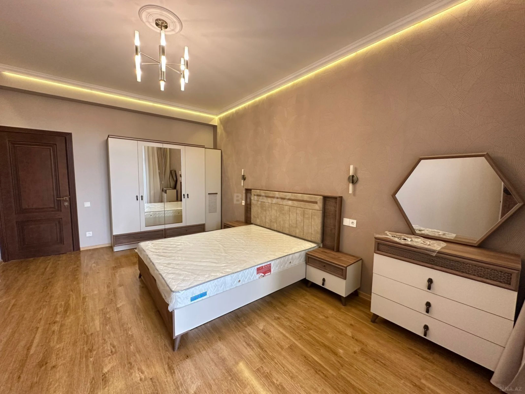 Kirayə verilir 2 otaqlı mənzil 95 m²