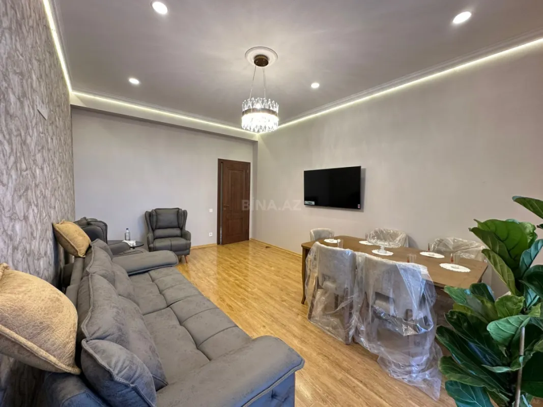 Kirayə verilir 2 otaqlı mənzil 95 m²