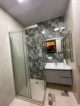 Kirayə verilir 2 otaqlı mənzil 95 m²