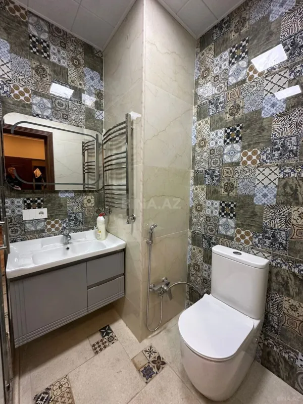 Kirayə verilir 2 otaqlı mənzil 95 m²