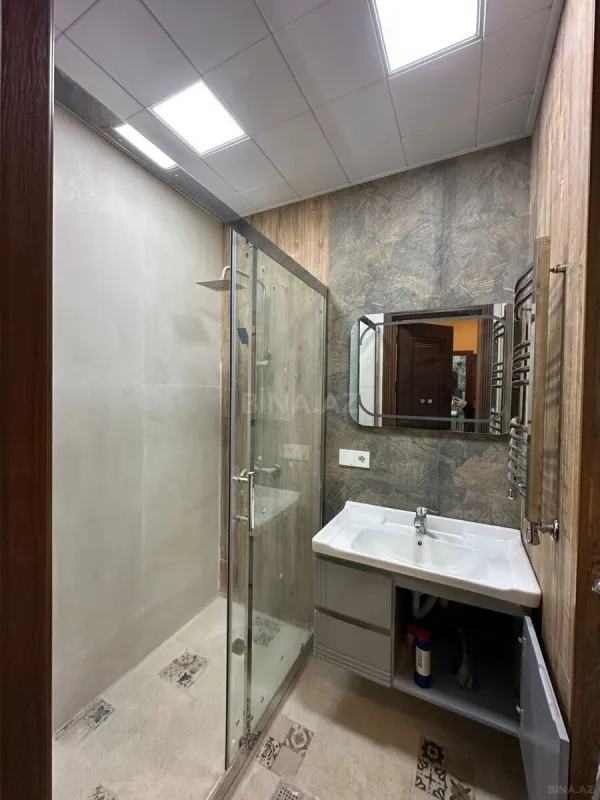 Kirayə verilir 2 otaqlı mənzil 95 m²