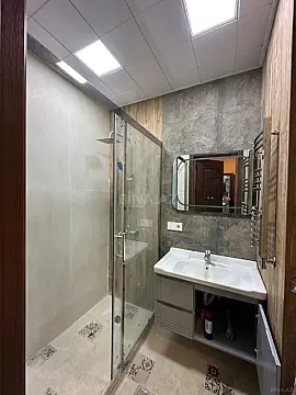 Kirayə verilir 2 otaqlı mənzil 95 m²