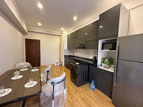 Kirayə verilir 2 otaqlı mənzil 95 m²