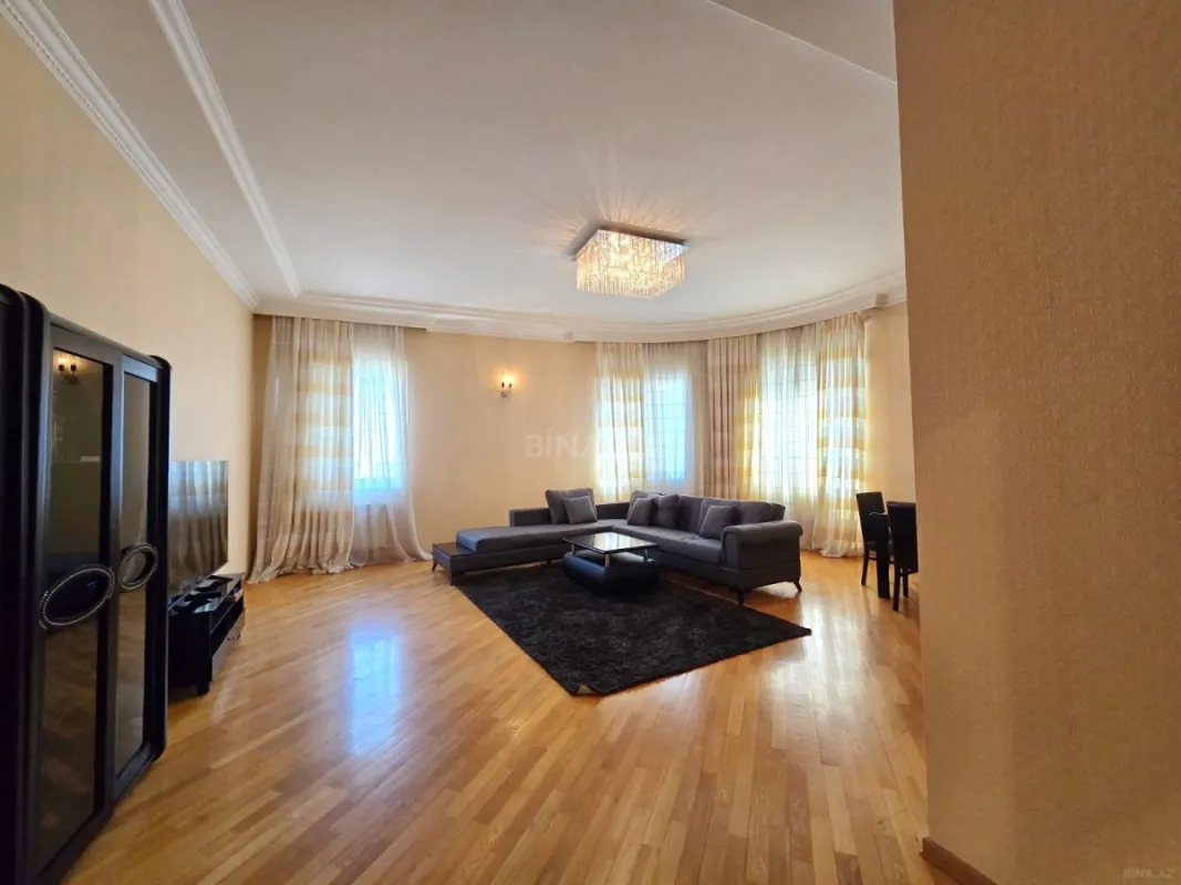 Kirayə verilir 3 otaqlı mənzil 190 m²