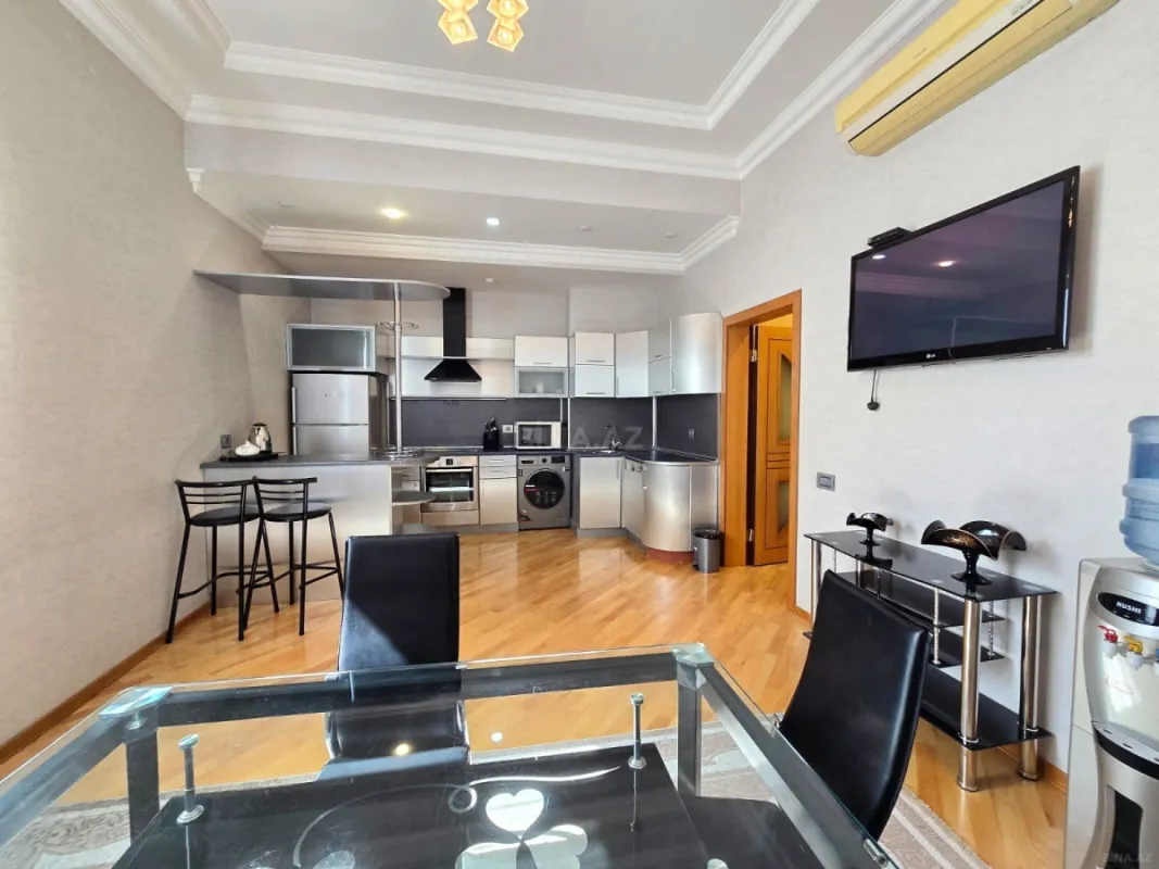 Kirayə verilir 3 otaqlı mənzil 190 m²
