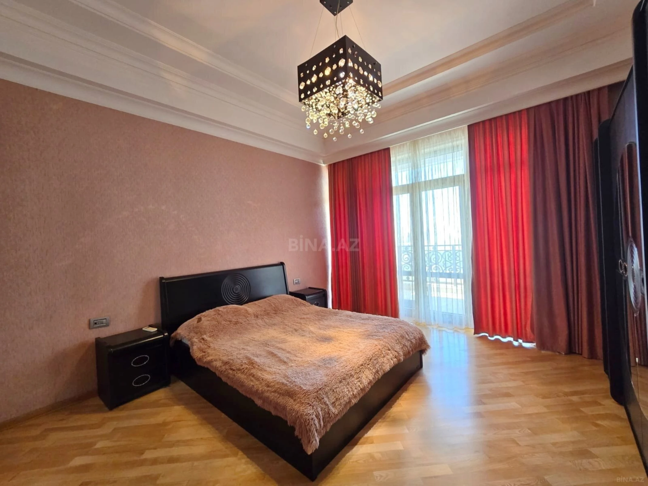 Kirayə verilir 3 otaqlı mənzil 190 m²