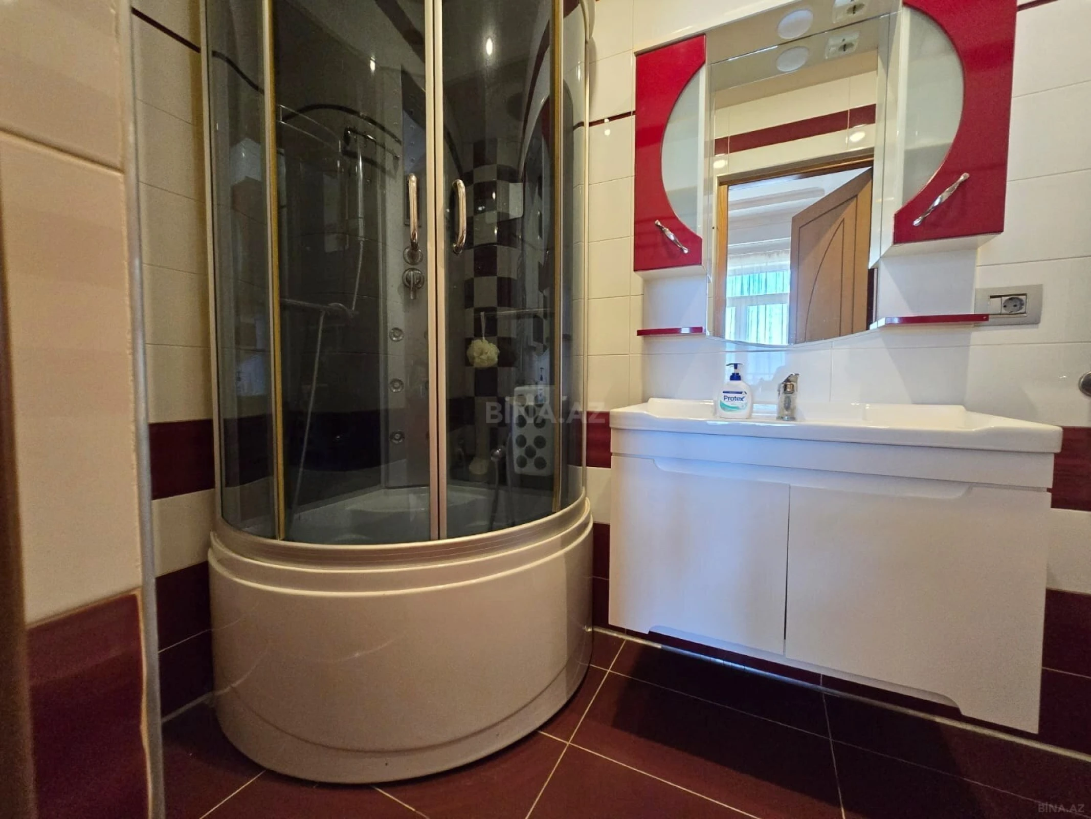 Kirayə verilir 3 otaqlı mənzil 190 m²