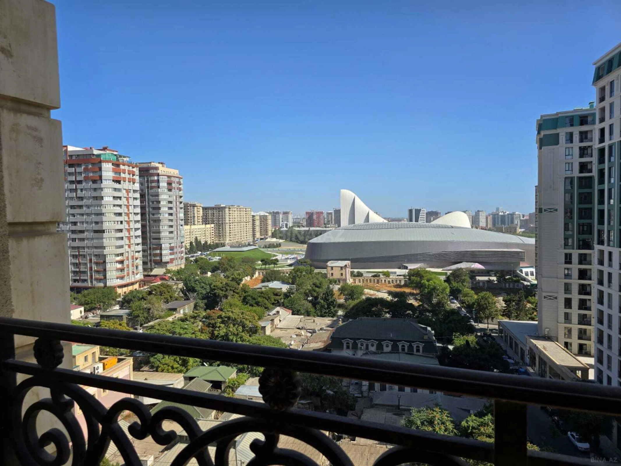 Kirayə verilir 3 otaqlı mənzil 190 m²