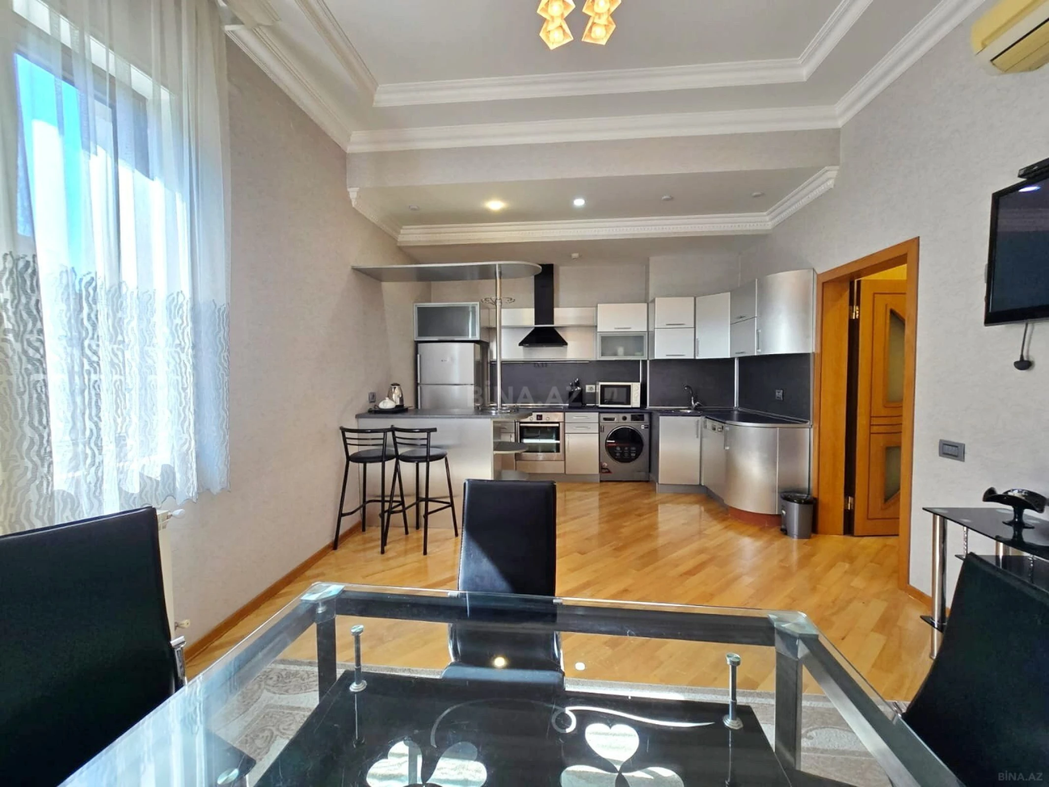 Kirayə verilir 3 otaqlı mənzil 190 m²