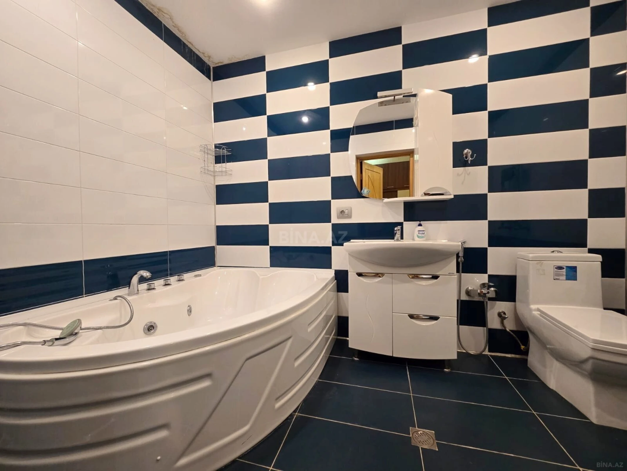 Kirayə verilir 3 otaqlı mənzil 190 m²