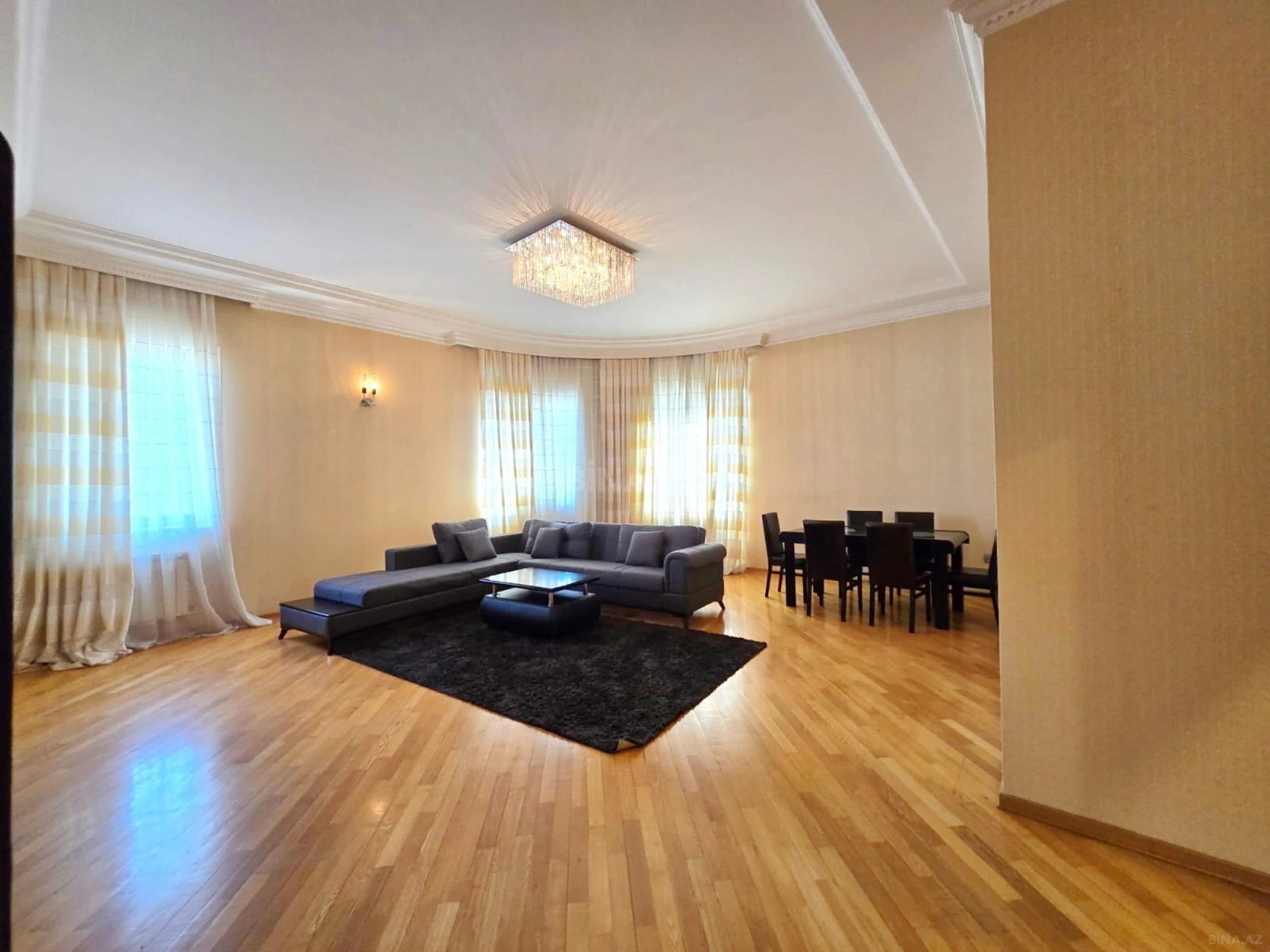 Kirayə verilir 3 otaqlı mənzil 190 m²