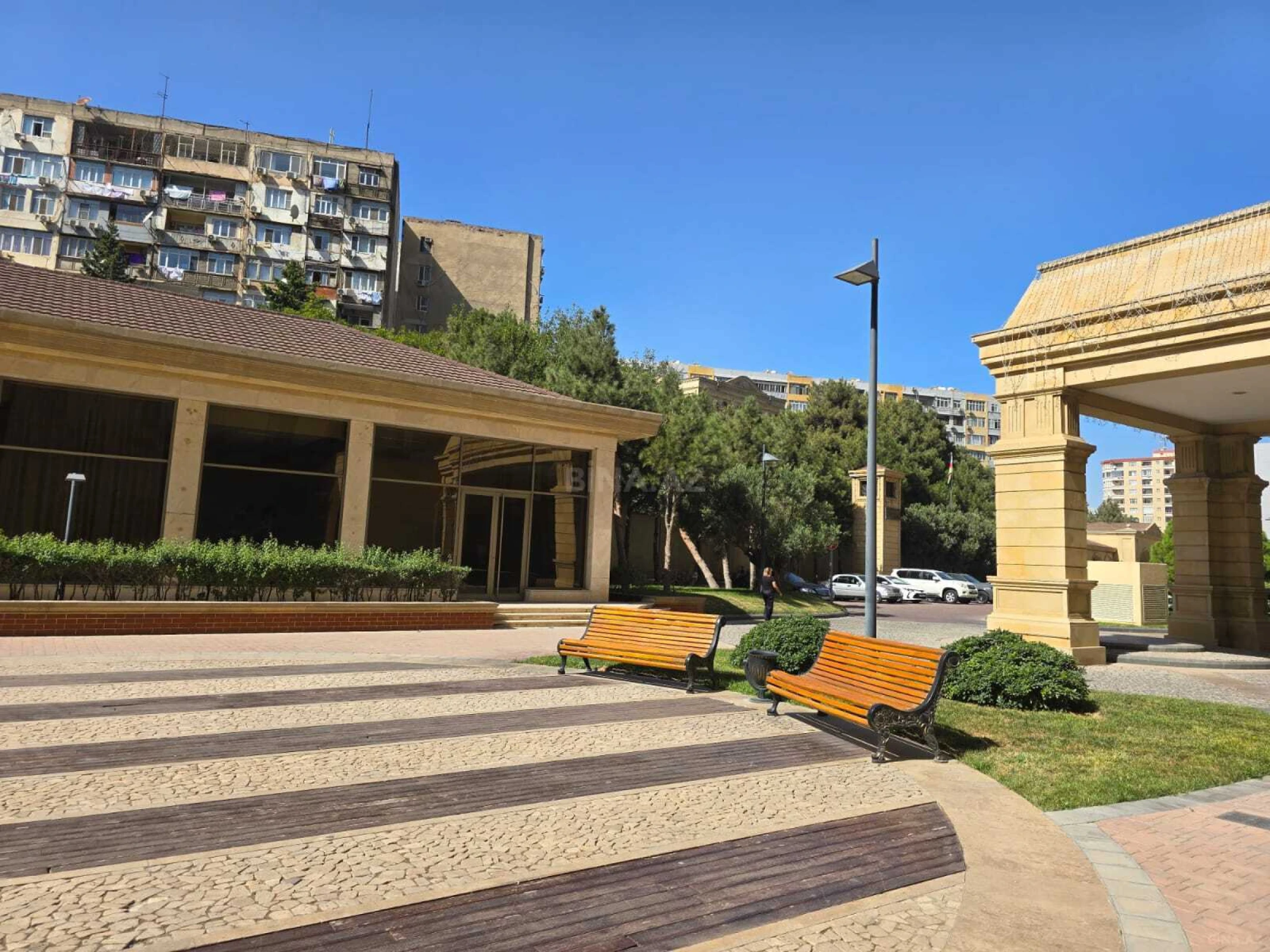 Kirayə verilir 3 otaqlı mənzil 190 m²