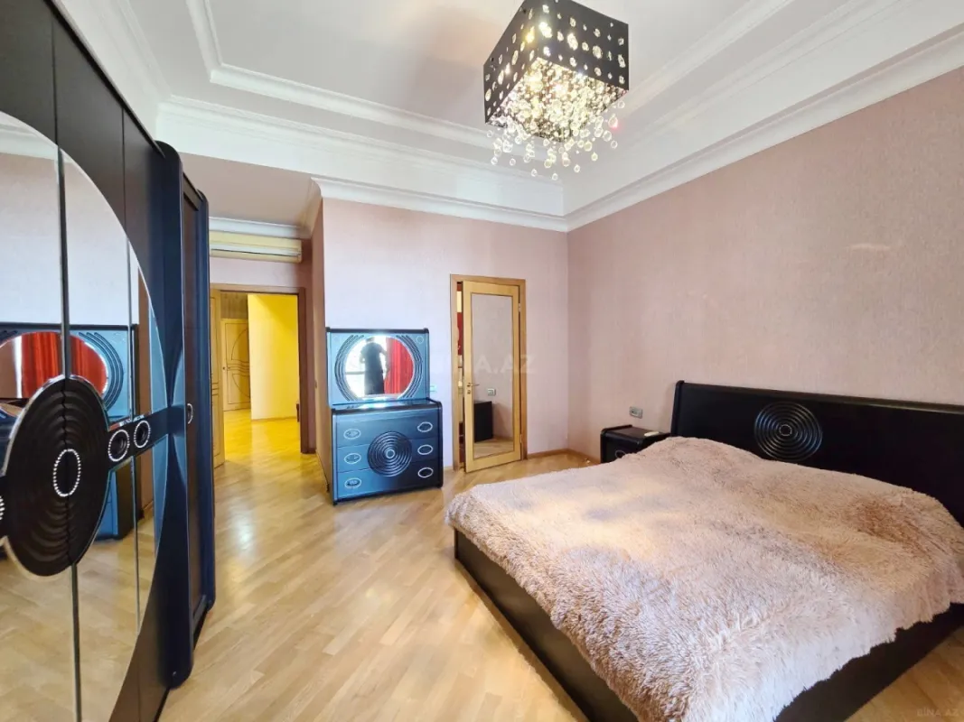 Kirayə verilir 3 otaqlı mənzil 190 m²