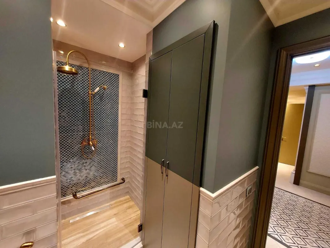 Satılır 4 otaqlı mənzil 162 m²