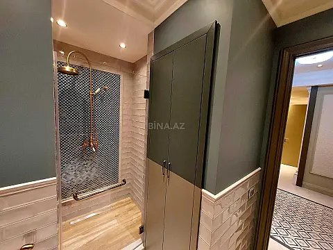 Satılır 4 otaqlı mənzil 162 m²