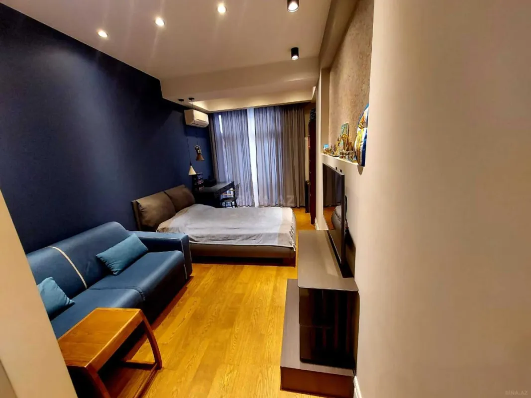 Satılır 4 otaqlı mənzil 162 m²