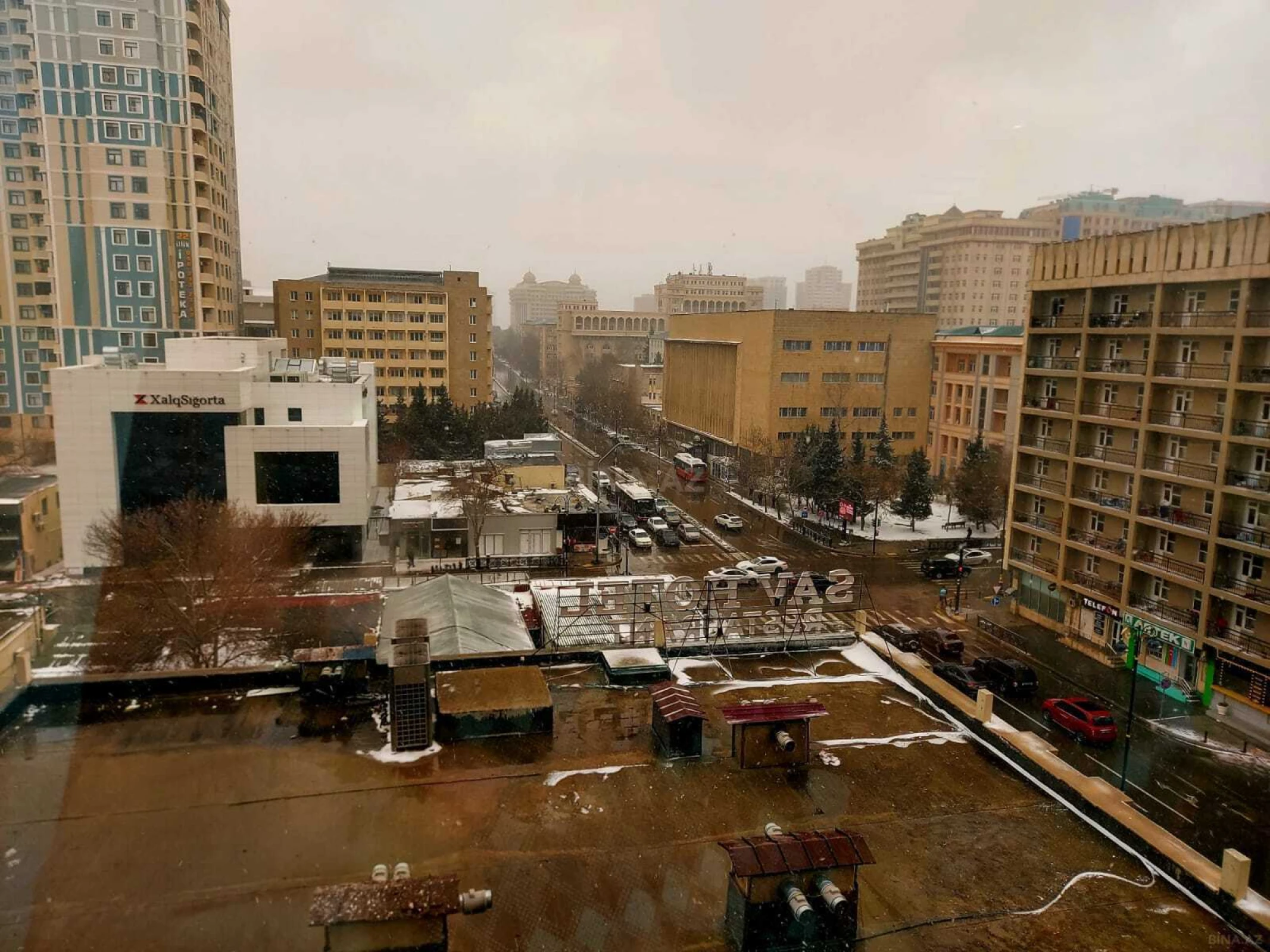 Satılır 4 otaqlı mənzil 162 m²