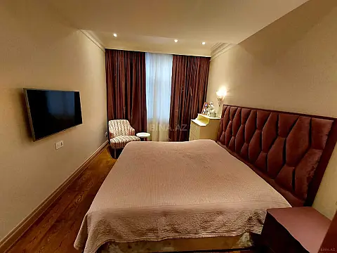 Satılır 4 otaqlı mənzil 162 m² — Bakı 4 otaq 162.00 m²