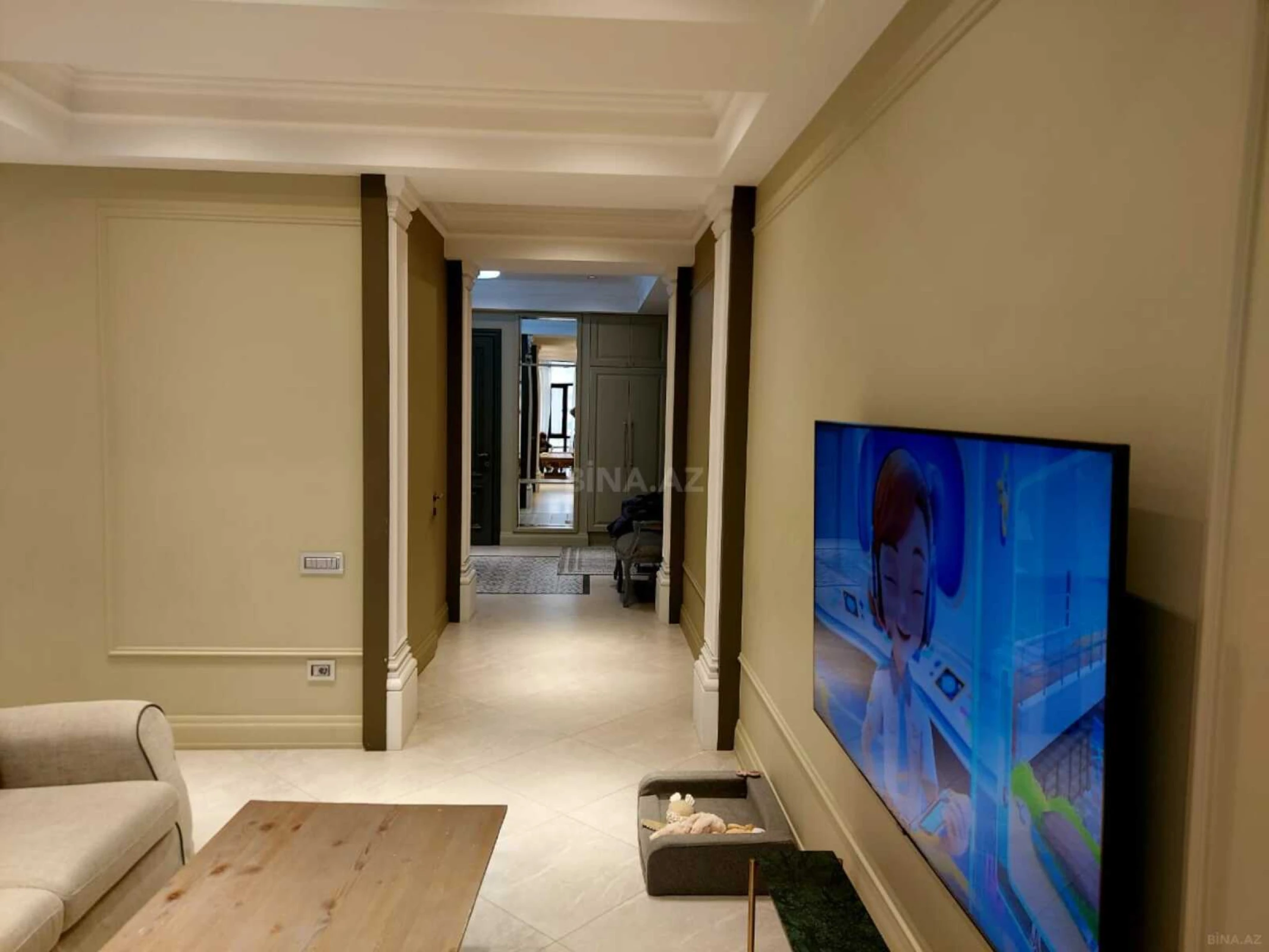 Satılır 4 otaqlı mənzil 162 m²