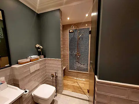 Satılır 4 otaqlı mənzil 162 m²