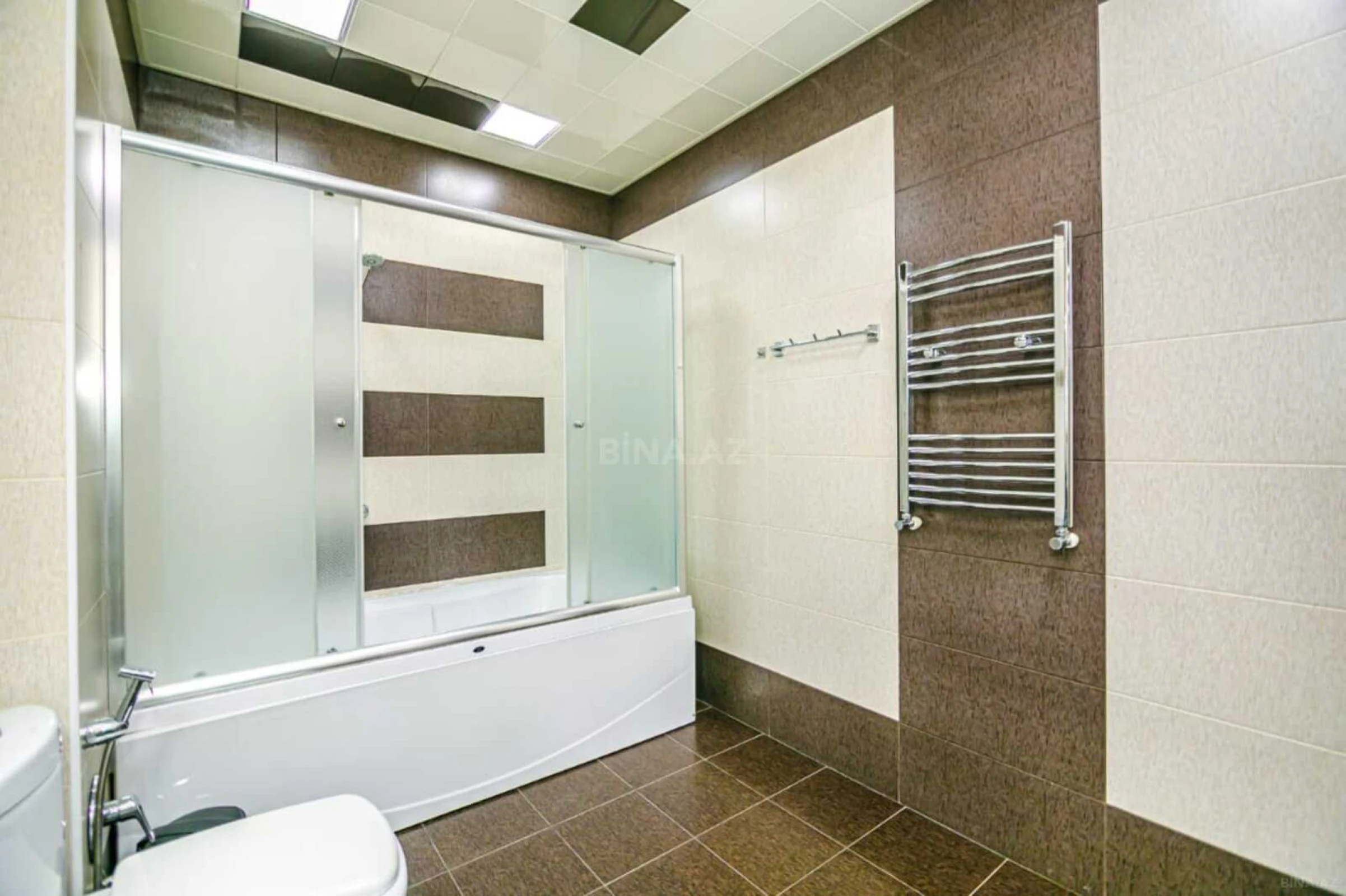 Kirayə verilir 3 otaqlı mənzil 135 m²