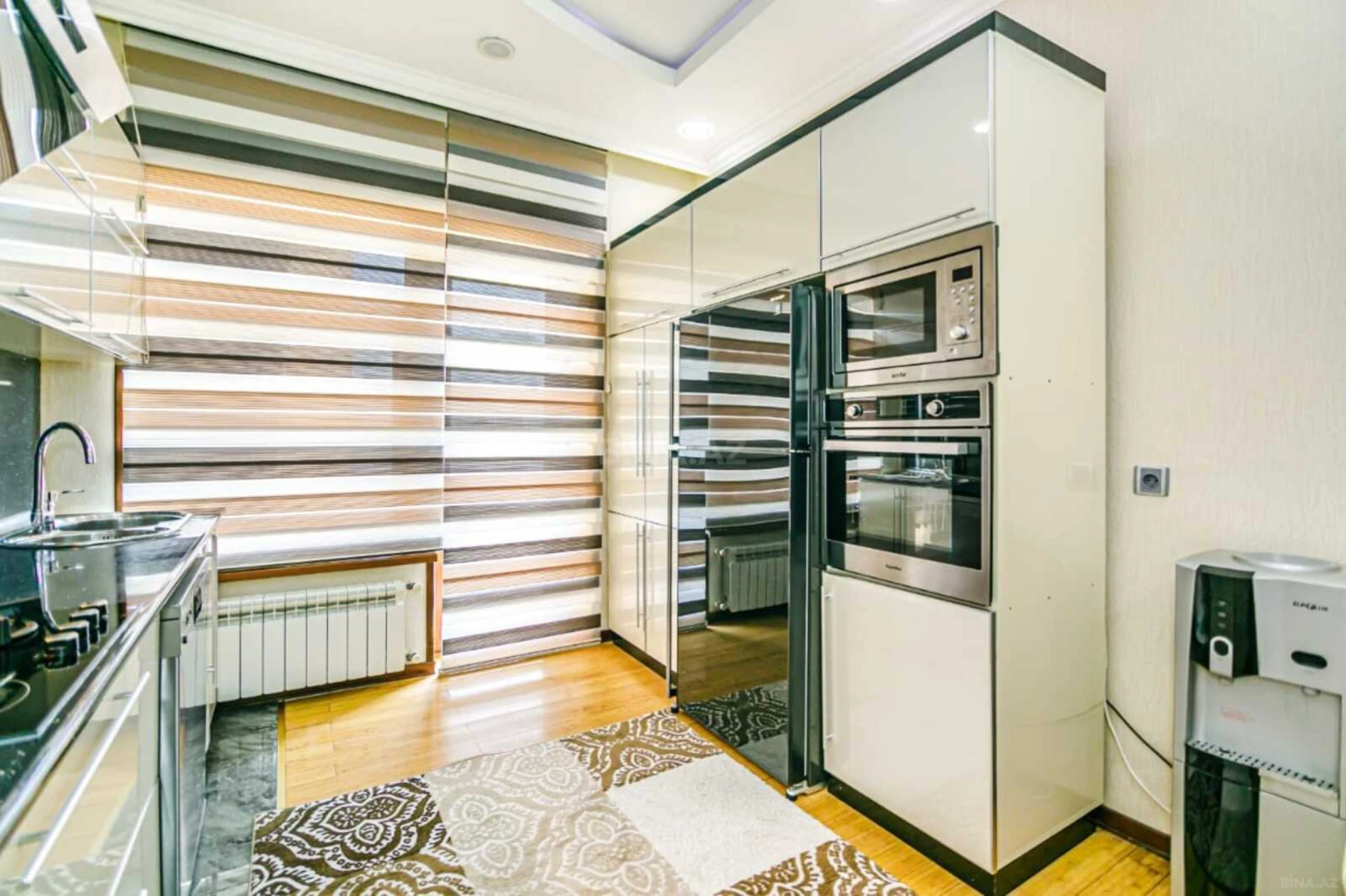 Kirayə verilir 3 otaqlı mənzil 135 m²