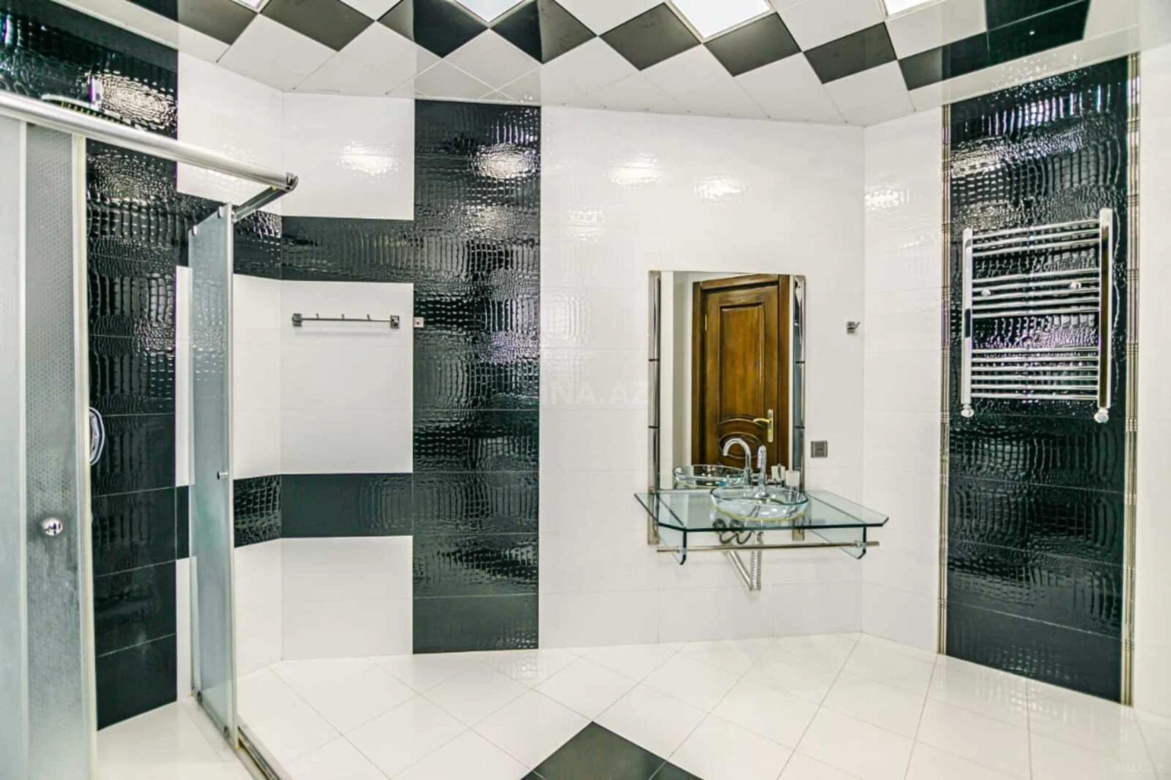 Kirayə verilir 3 otaqlı mənzil 135 m²