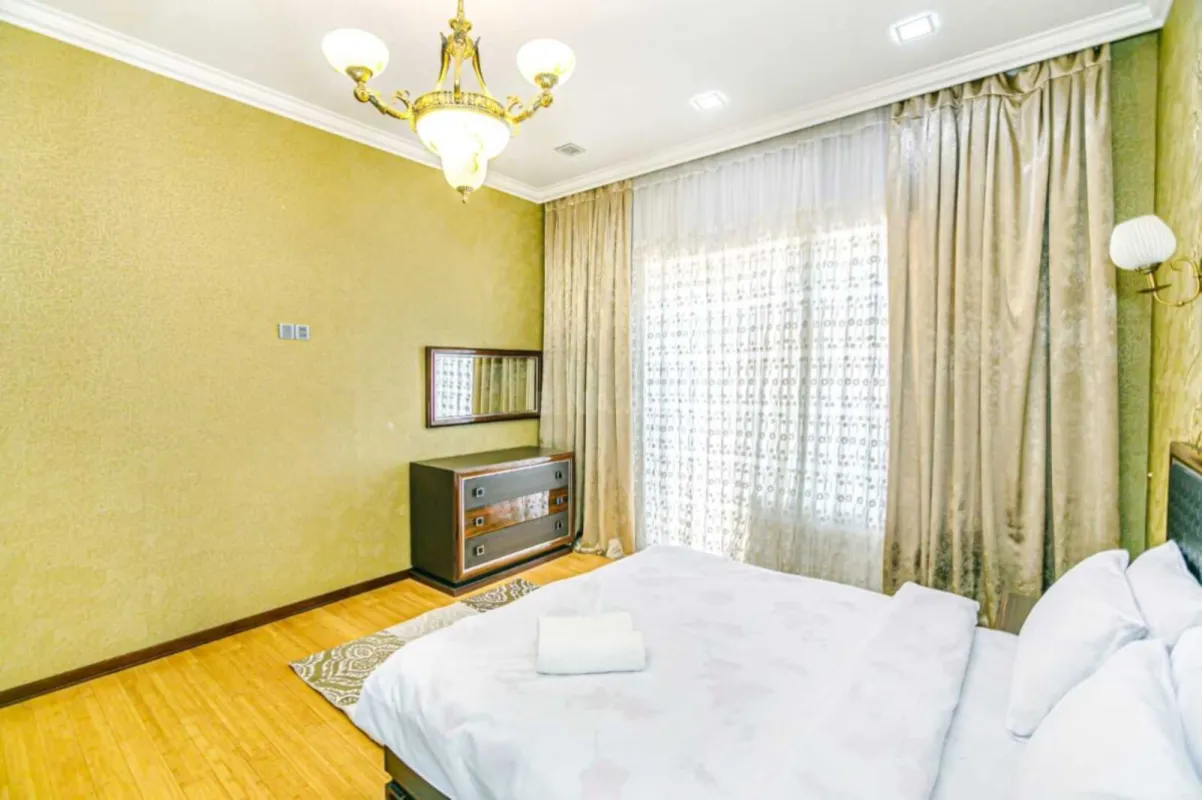 Kirayə verilir 3 otaqlı mənzil 135 m²