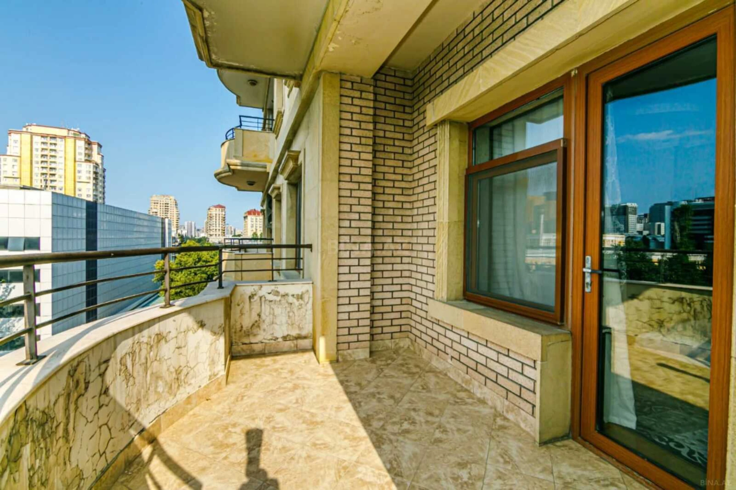 Kirayə verilir 3 otaqlı mənzil 135 m²