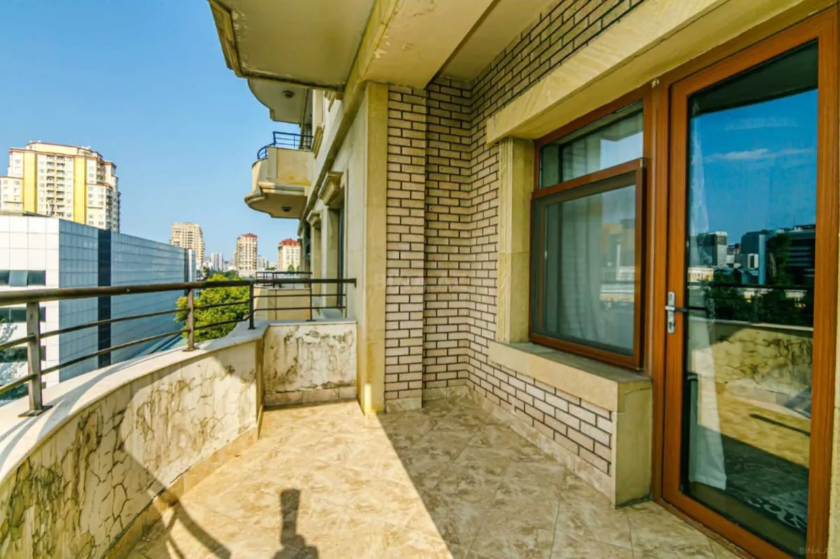 Kirayə verilir 3 otaqlı mənzil 135 m²