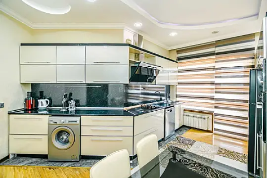 Kirayə verilir 3 otaqlı mənzil 135 m²