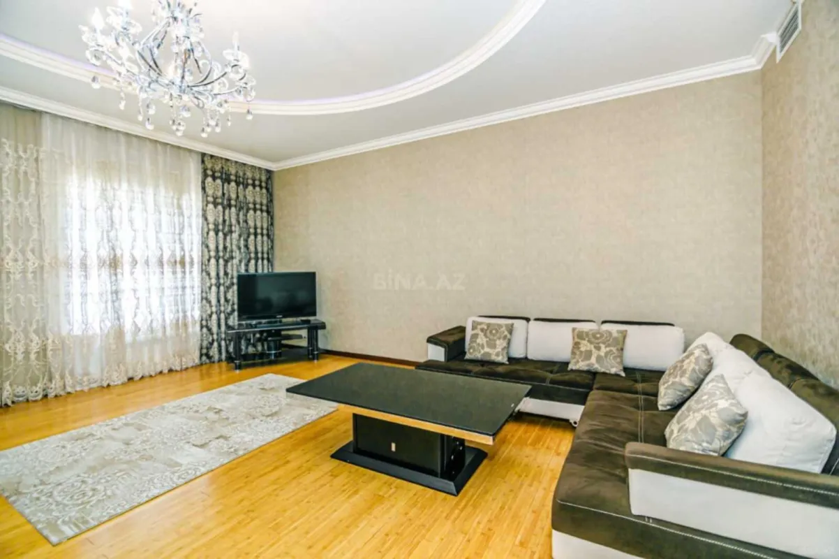 Kirayə verilir 3 otaqlı mənzil 135 m²