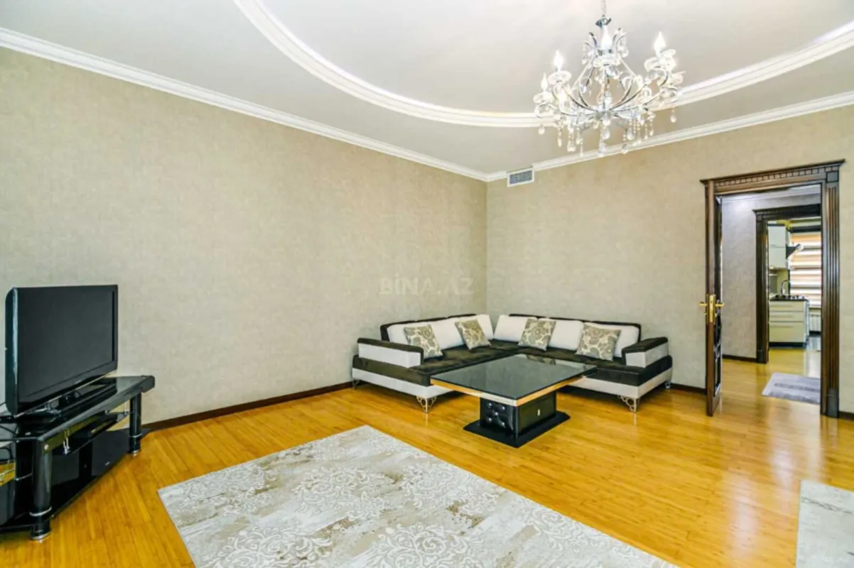 Kirayə verilir 3 otaqlı mənzil 135 m²