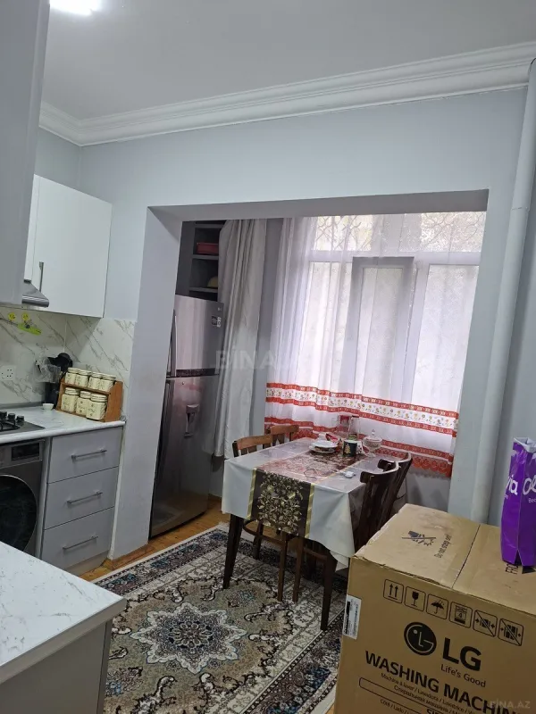 Satılır 4 otaqlı mənzil 110 m²