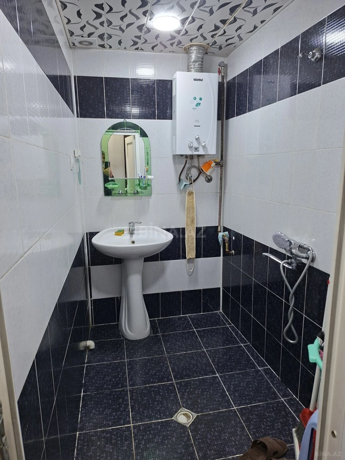 Satılır 4 otaqlı mənzil 110 m²