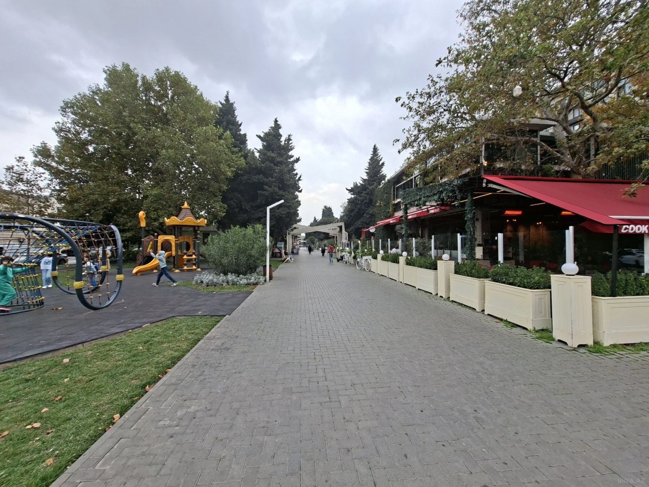 Satılır 4 otaqlı mənzil 110 m²