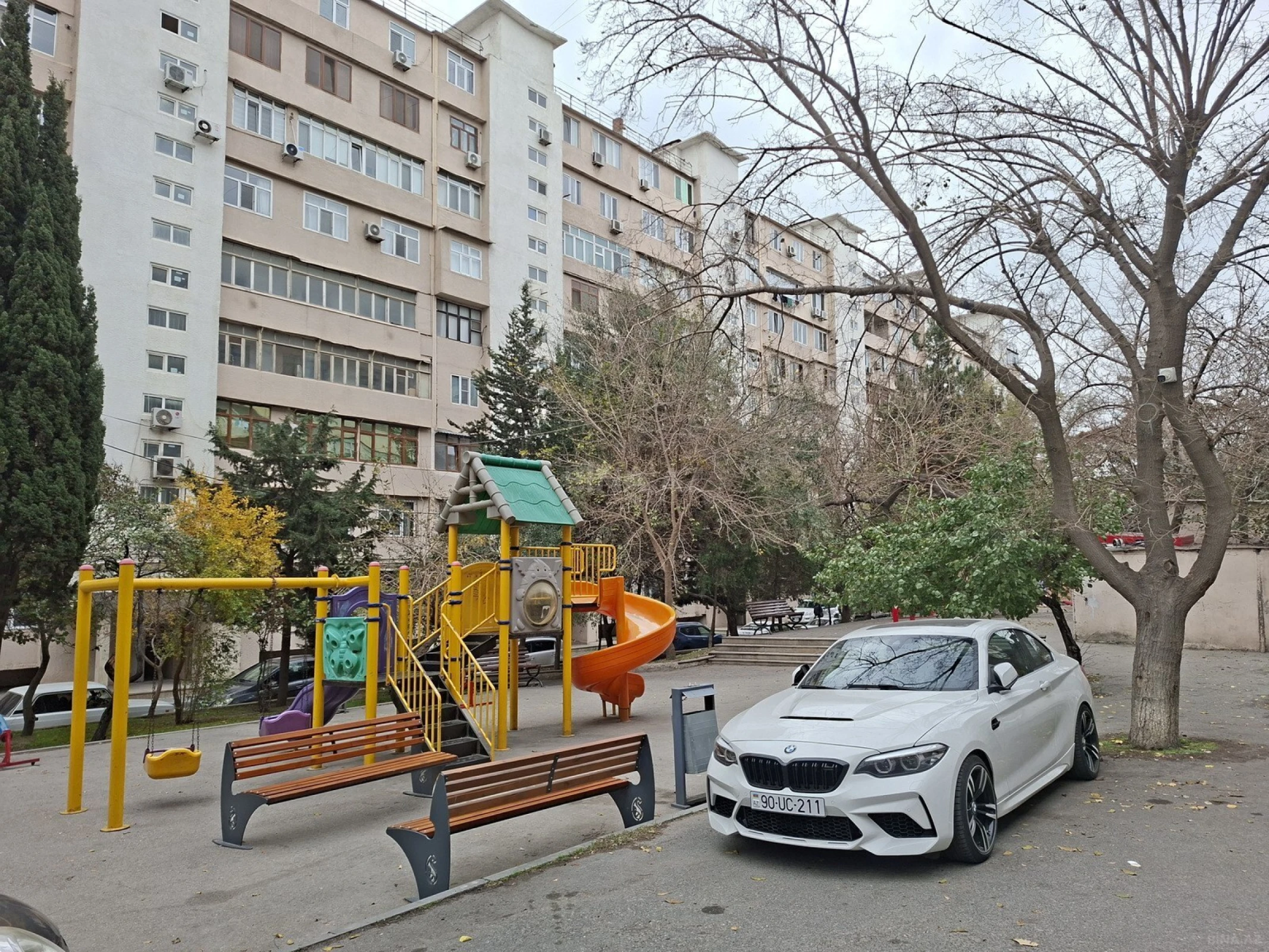 Satılır 4 otaqlı mənzil 110 m²