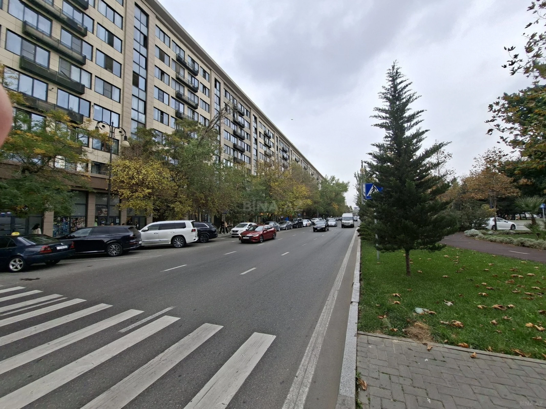 Satılır 4 otaqlı mənzil 110 m²