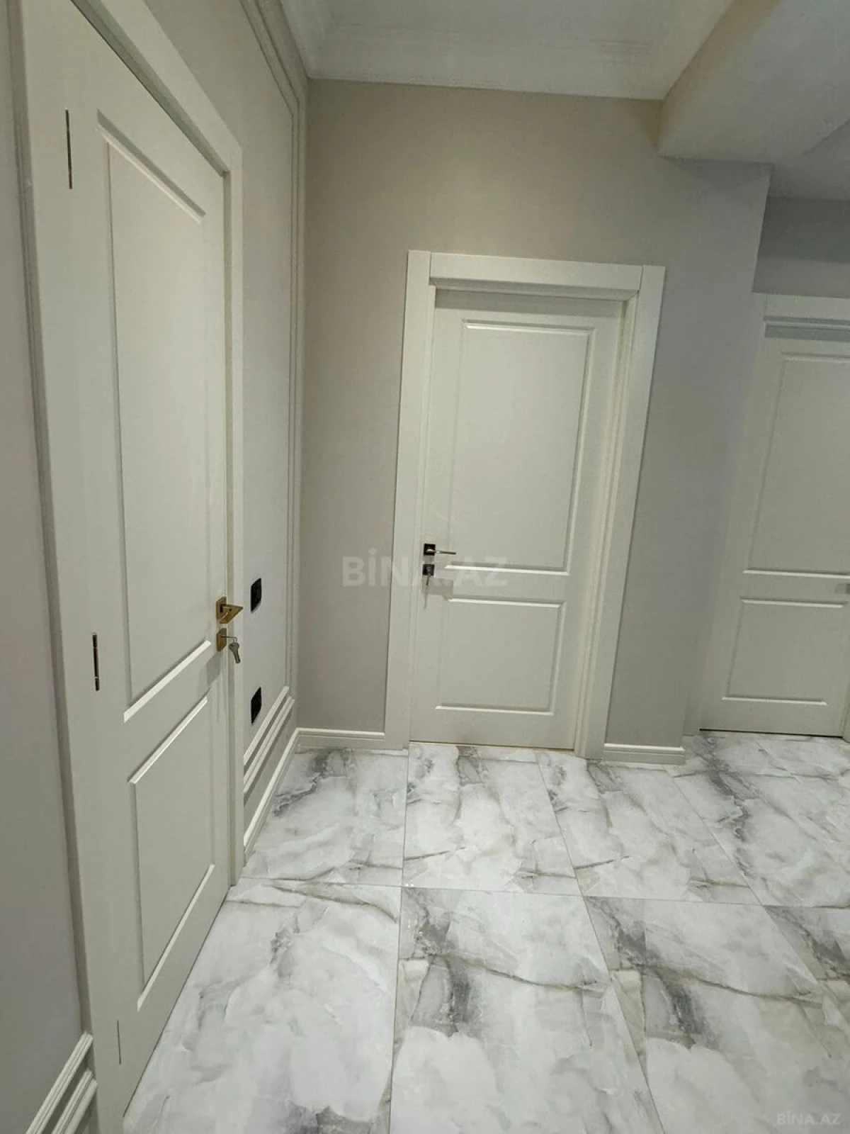 Kirayə verilir 2 otaqlı mənzil 80 m²