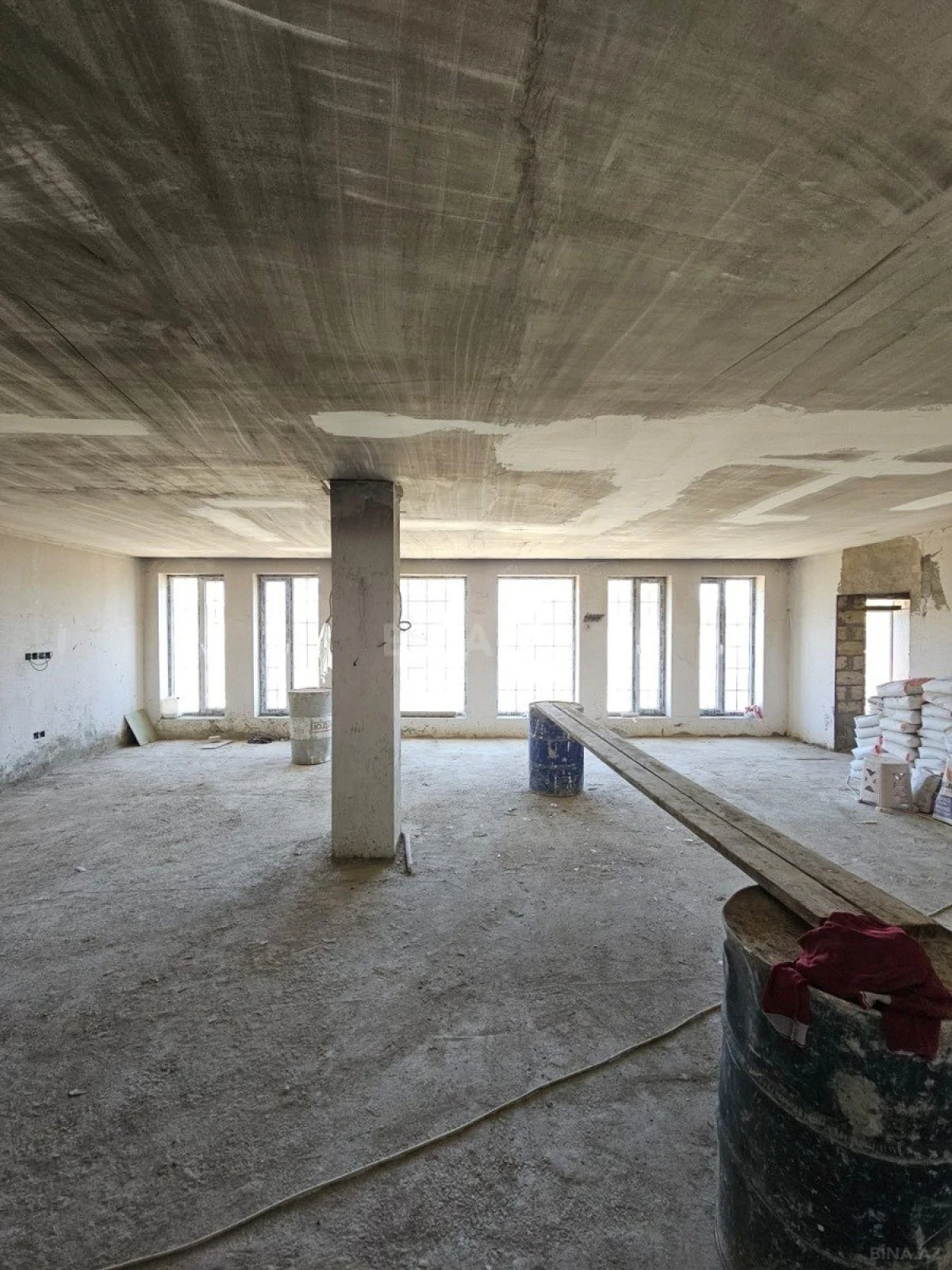 Satılır 7 otaqlı həyət evi 250 m²