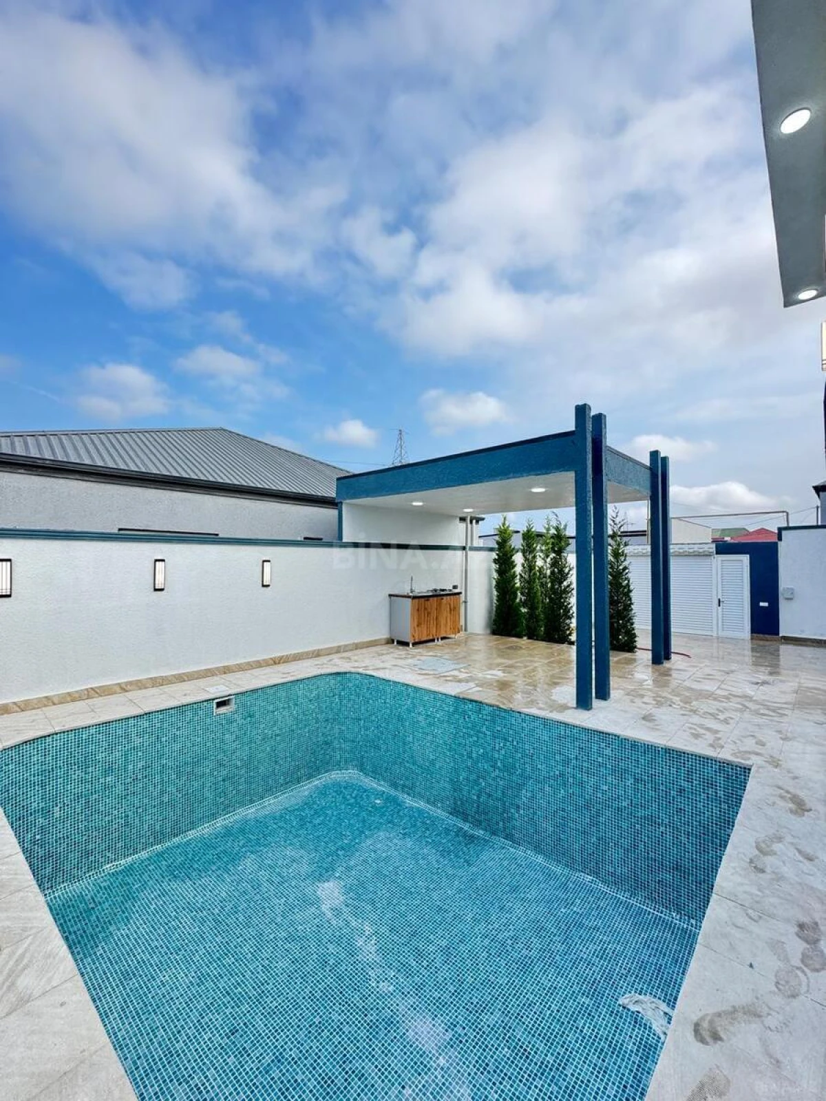 Satılır 4 otaqlı həyət evi 150 m²