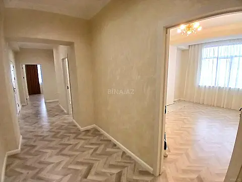 Satılır 4 otaqlı mənzil 121 m²