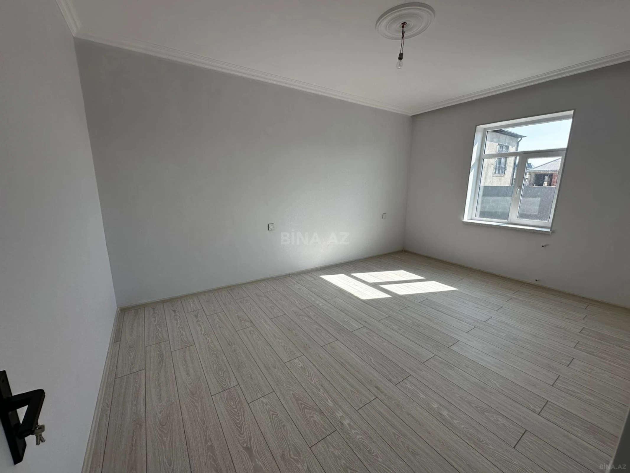 Satılır 4 otaqlı həyət evi 140 m²
