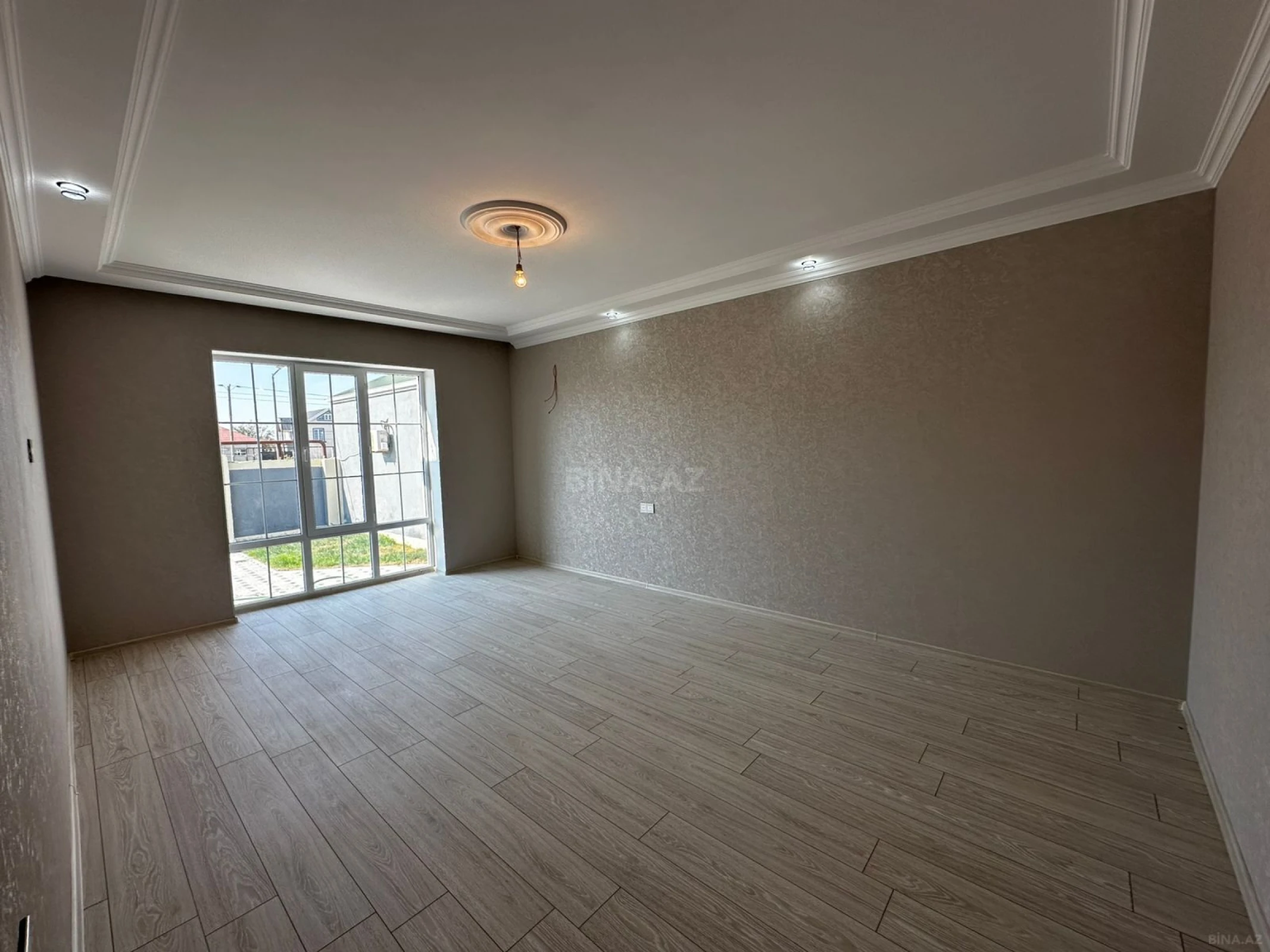 Satılır 4 otaqlı həyət evi 140 m²