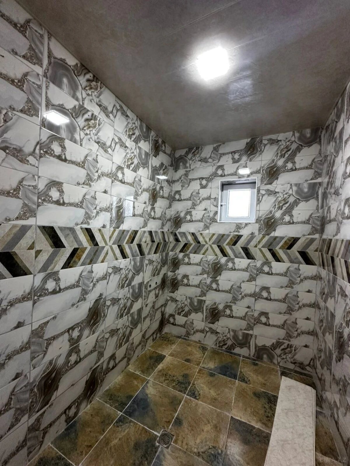 Satılır 4 otaqlı həyət evi 140 m²